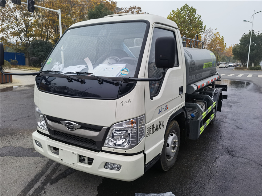 �|Դ�|�L18����